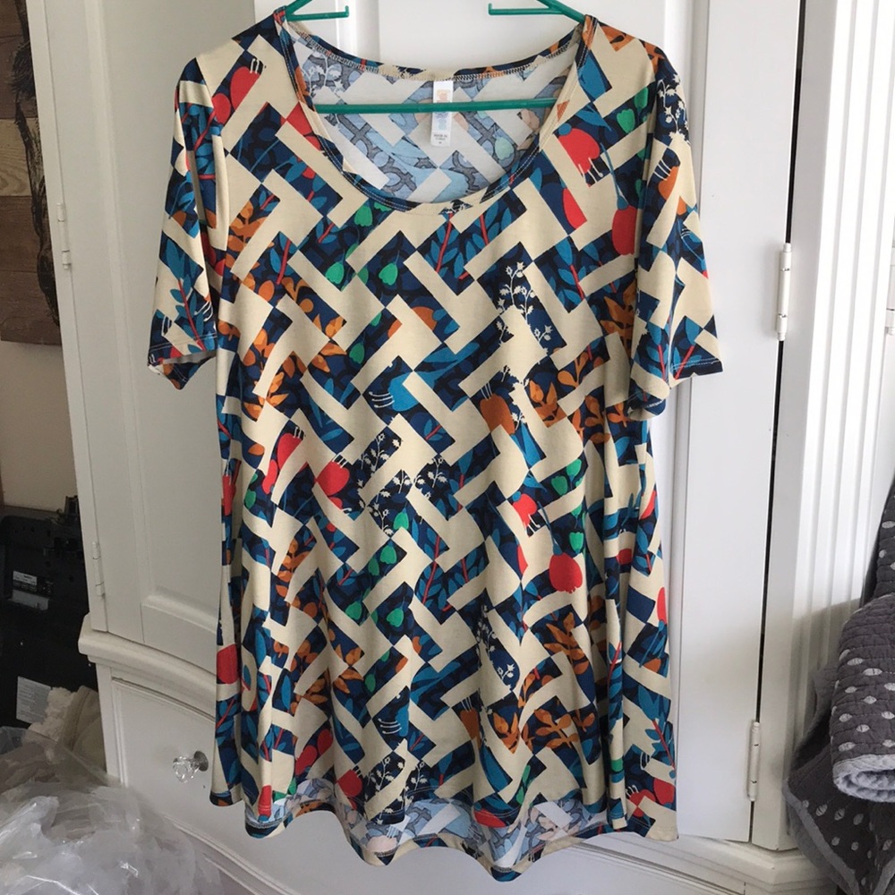 LulaRoe top